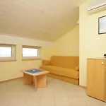 With A Swimming Pool Lovran, Opatija - 7694 Apartamento *
