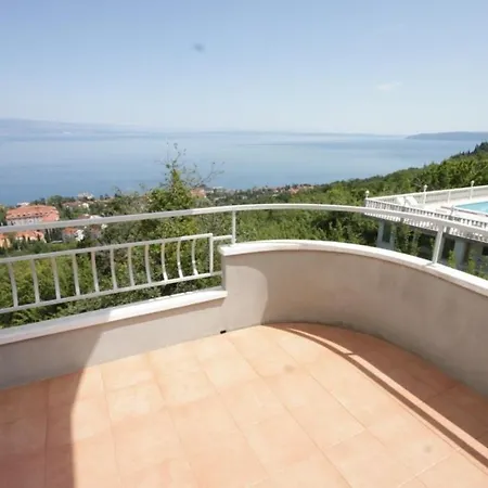 With A Swimming Pool Lovran, Opatija - 7694 Apartamento