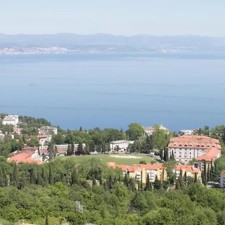 With A Swimming Pool Lovran, Opatija - 7694 Apartamento