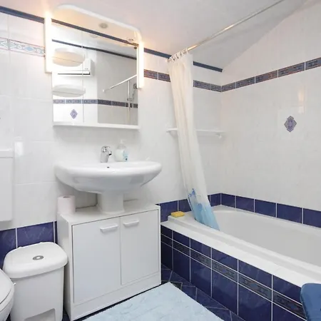 With A Swimming Pool Lovran, Opatija - 7694 Apartamento *