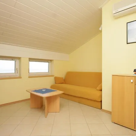 With A Swimming Pool Lovran, Opatija - 7694 Apartamento *