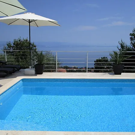 With A Swimming Pool Lovran, Opatija - 7694 アパート *