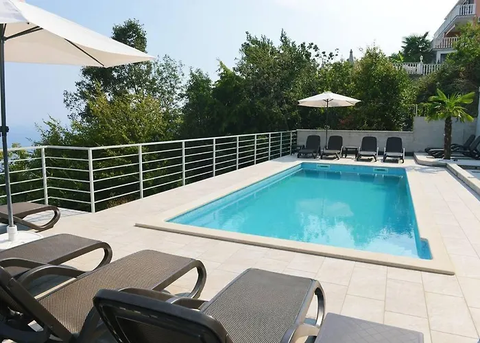 With A Swimming Pool Lovran, Opatija - 7694 アパート ロヴラン