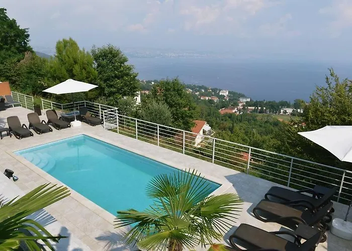 With A Swimming Pool Lovran, Opatija - 7694 アパート ロヴラン