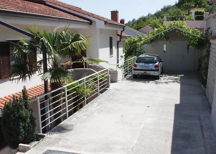 With A Swimming Pool Lovran, Opatija - 7694 アパート *