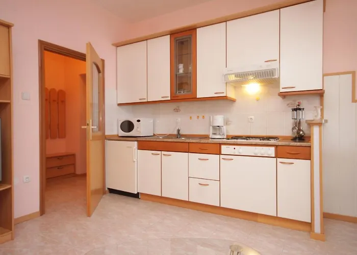 With A Swimming Pool Lovran, Opatija - 7694 * ロヴラン