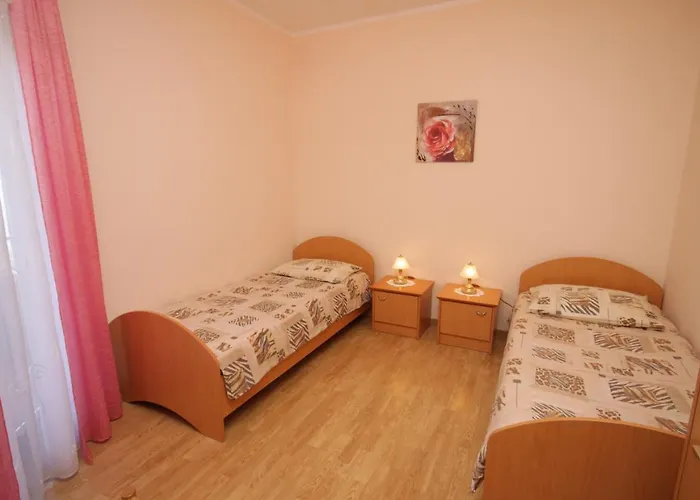 With A Swimming Pool Lovran, Opatija - 7694 アパート *