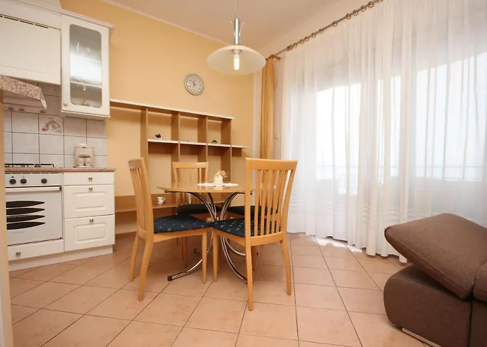 With A Swimming Pool Lovran, Opatija - 7694 アパート