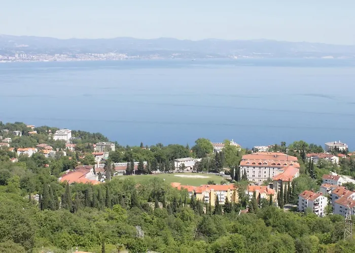 With A Swimming Pool Lovran, Opatija - 7694 アパート