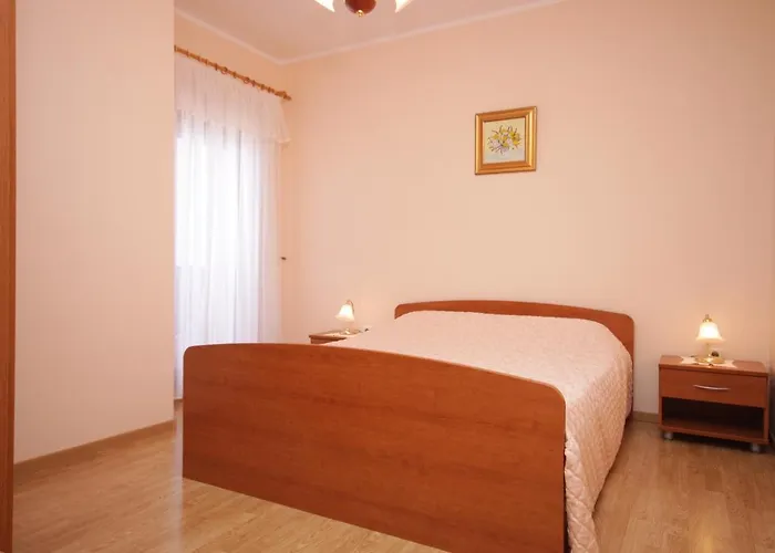 With A Swimming Pool Lovran, Opatija - 7694 * ロヴラン