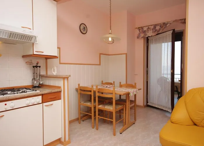 With A Swimming Pool Lovran, Opatija - 7694 Apartament