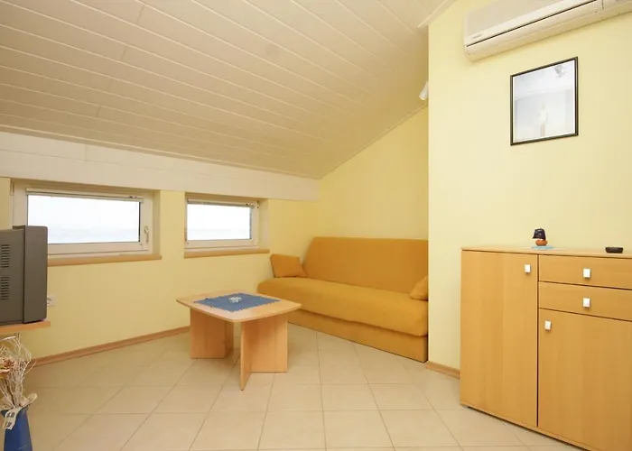 With A Swimming Pool Lovran, Opatija - 7694 アパート *